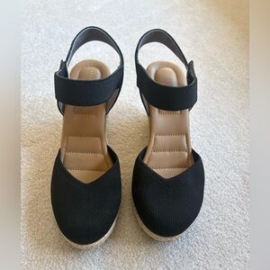 Kelly & Katie Wedge Pump